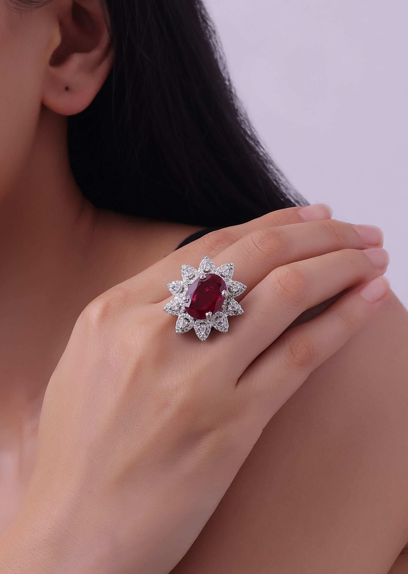 Flower shaped ring top