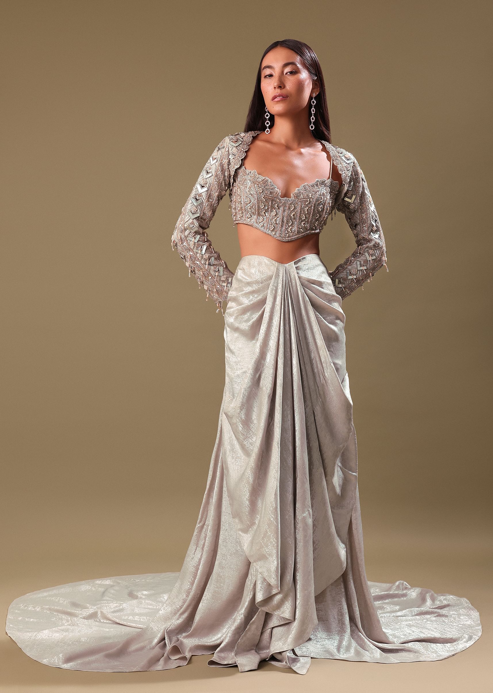 ★大人気商品★ Beige Buy Hand Cape With Skirt Drape And Blouse Embroidered トップス