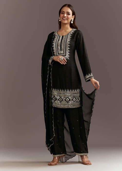 black-beads-and-sequins-work-kurta-set-with-organza-dupatta-sg310004-1.jpg black-beads-and-sequins-work-kurta-set-with-organza-dupatta-sg310004-1.jpg