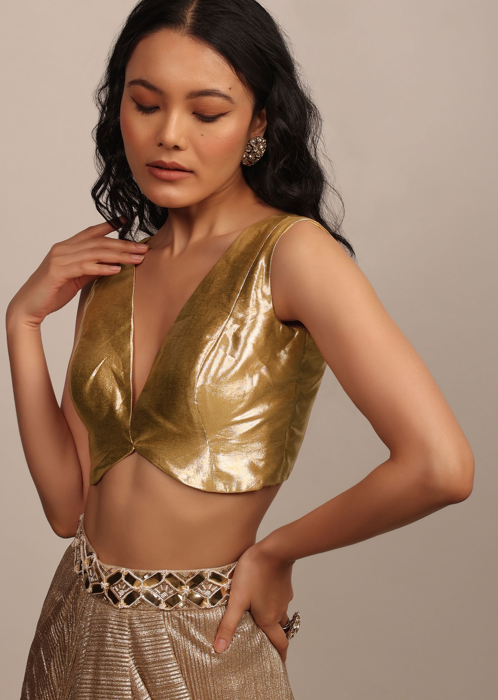 Gold sleeveless top clearance