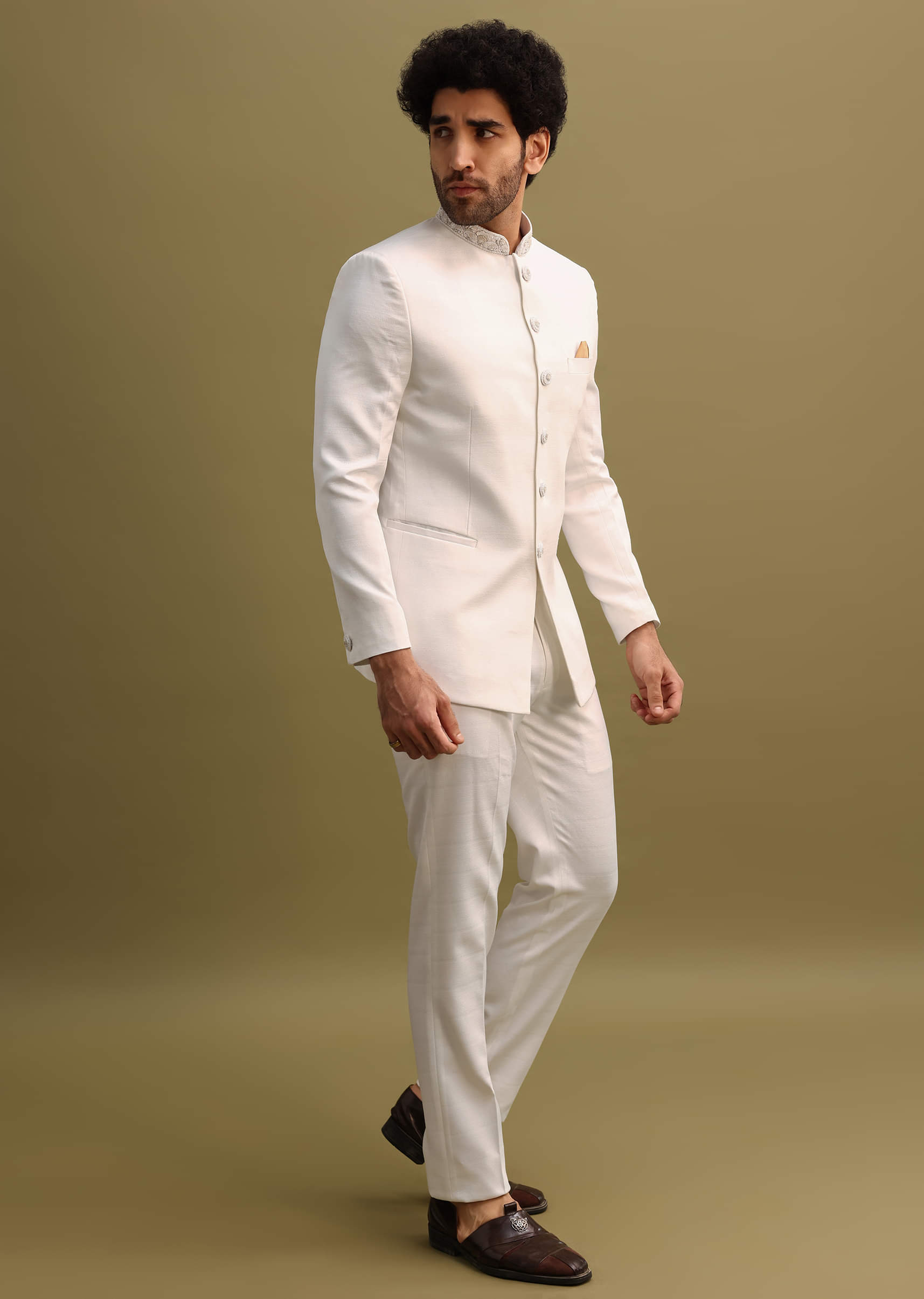 off_white_jodhpuri_suit_with_-