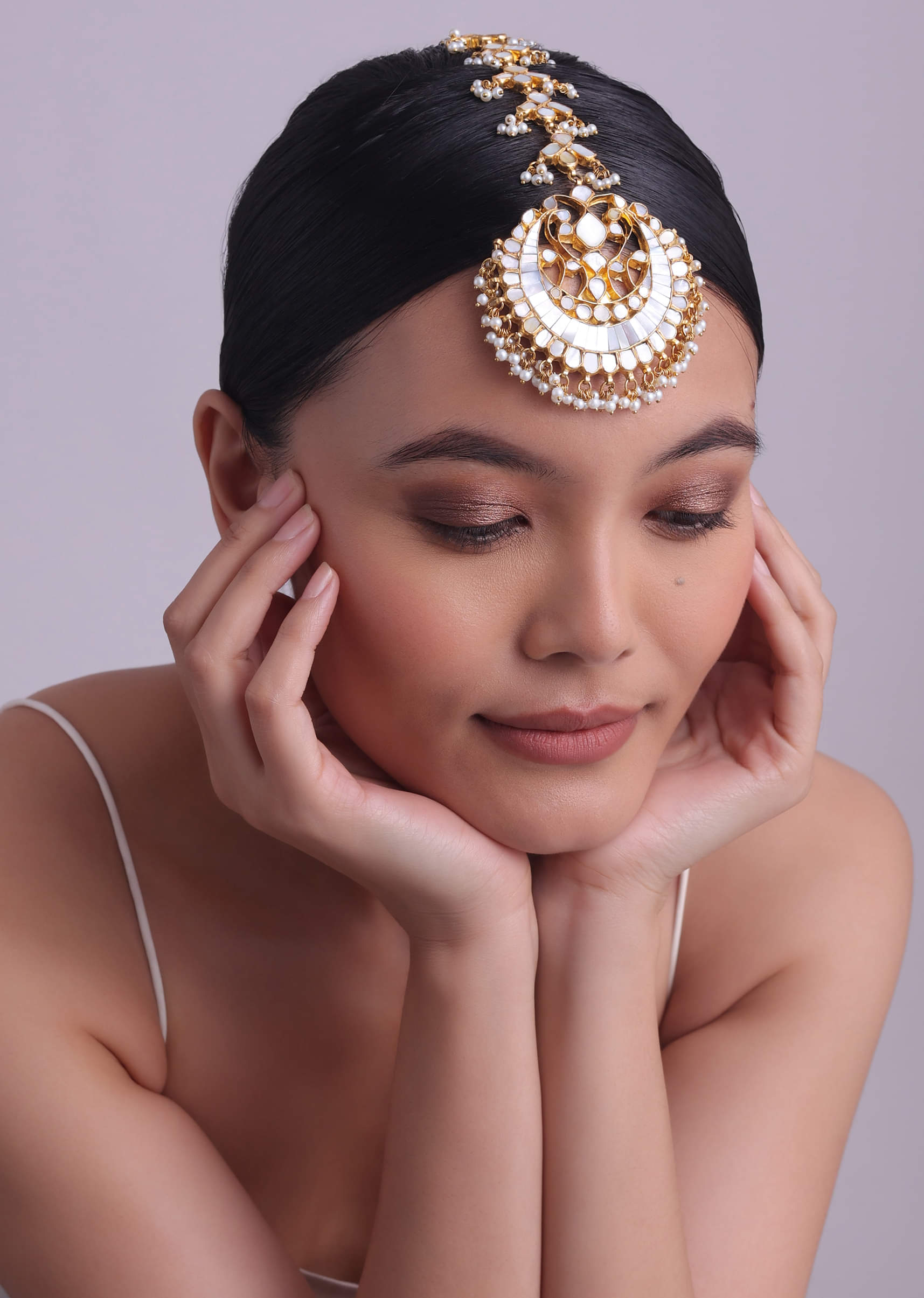 Oversized Maang Tikka Laida Gold-Plated Handcrafted Oversized