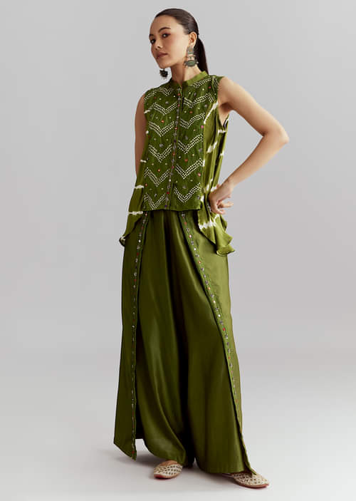 green-satin-indo-western-set-with-bandhani-and-leheriya-print-sg356593-1.jpg green-satin-indo-western-set-with-bandhani-and-leheriya-print-sg356593-1.jpg