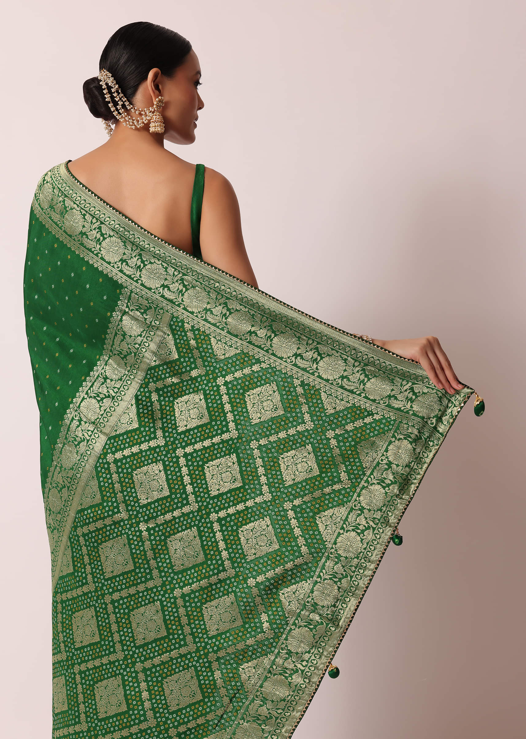 sari Buy Green Bandhani Silk Saree With Woven Motif And