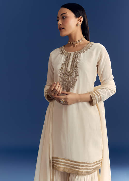 ivory-crepe-kurta-set-with-zardosi-and-sequins-dupatta-sg320327-1.jpg ivory-crepe-kurta-set-with-zardosi-and-sequins-dupatta-sg320327-1.jpg