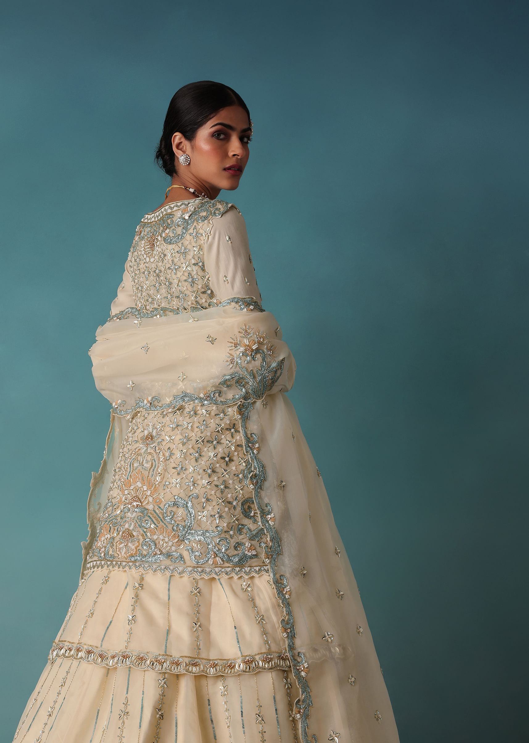 Buy Ivory White Embroidered Bridal Lehenga With Kurta And Jacket | KALKI  Fashion Global