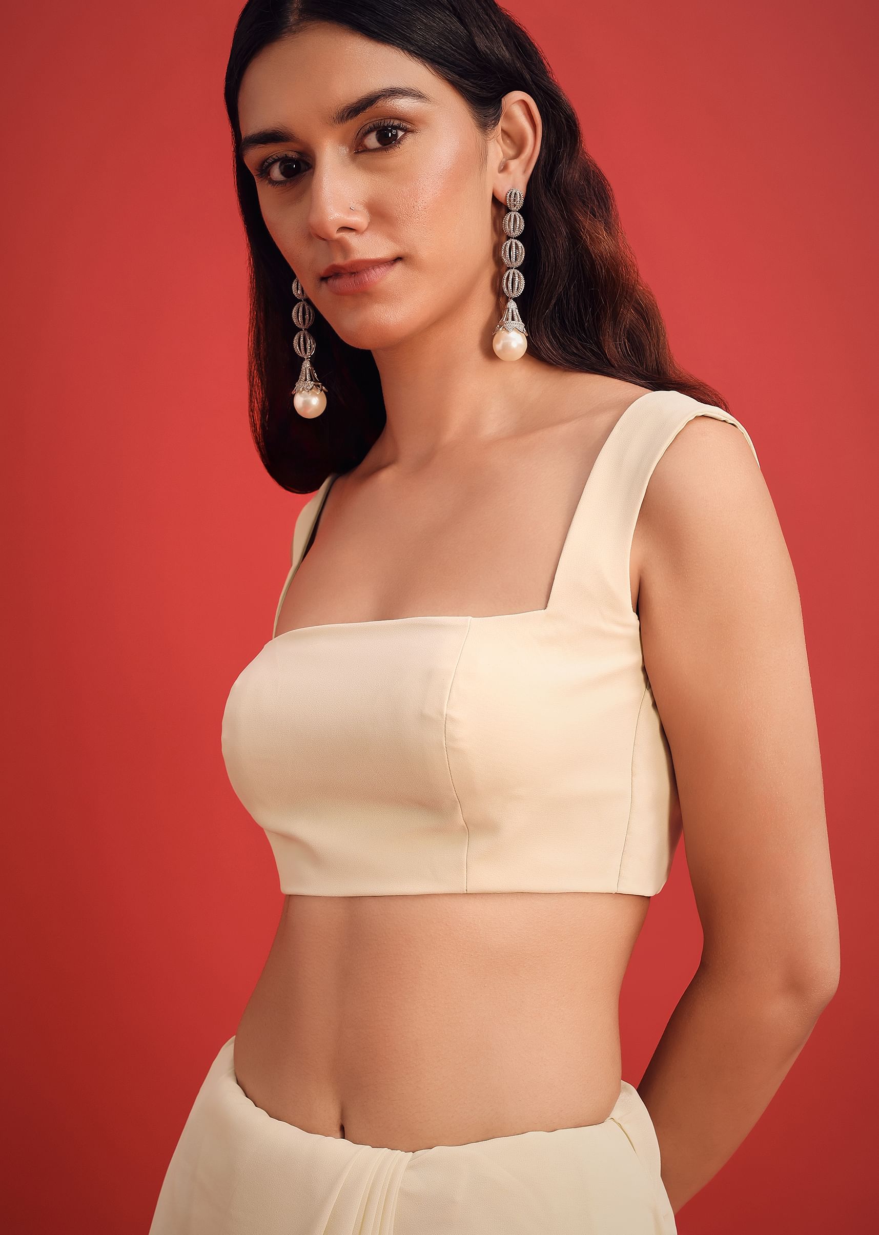 送料無料 ギフト Buy Off White Sequins Embroidered Georgette Saree With トップス