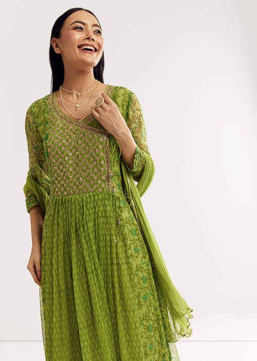 parrot-green-floral-chiffon-anarkali-kurta-set-with-dupatta-sg205445-1.jpg parrot-green-floral-chiffon-anarkali-kurta-set-with-dupatta-sg205445-1.jpg