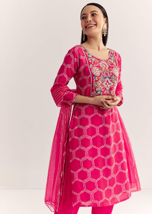 pink-dola-silk-printed-kurta-dupatta-set-with-embroidered-neckline-sg324774-1.jpg pink-dola-silk-printed-kurta-dupatta-set-with-embroidered-neckline-sg324774-1.jpg