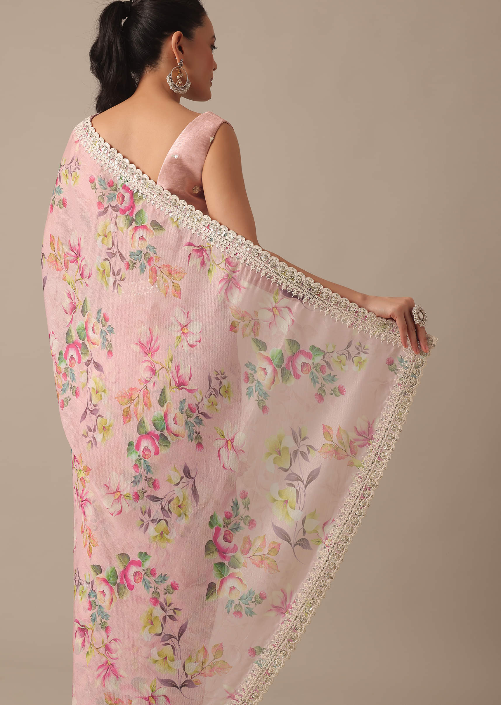 振袖ピンク（PATTI PATTI) Buy Pink Chiffon Saree With Floral Prints And Unstitched