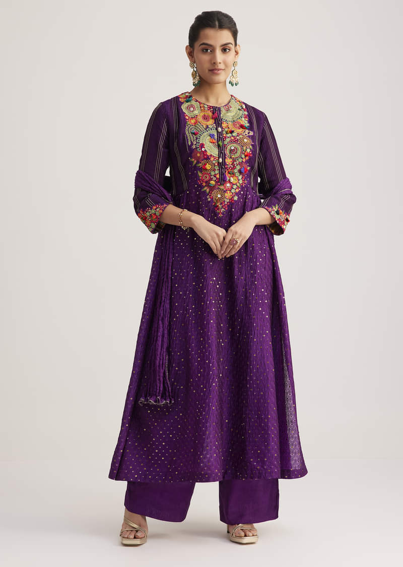 Purple Silk Kurta Set With Resham Embroidery And Dupatta