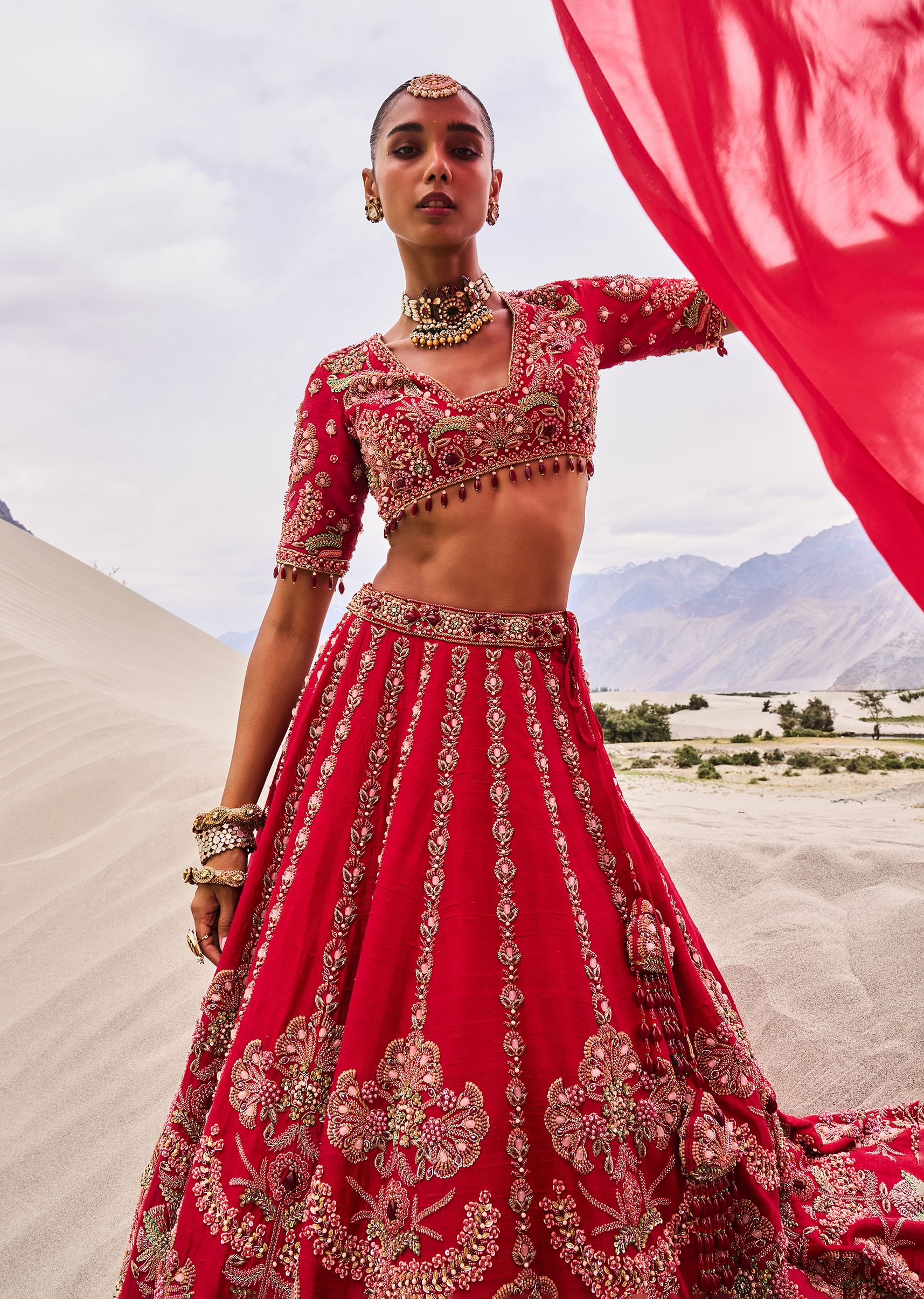 Online shopping dulhan lehenga outlet