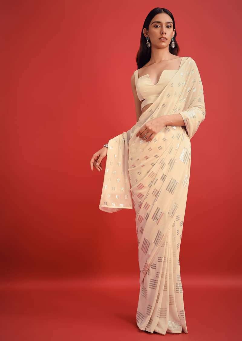 非常に高い品質 Buy White Georgette Embroidered Saree In Sequins With バッグ