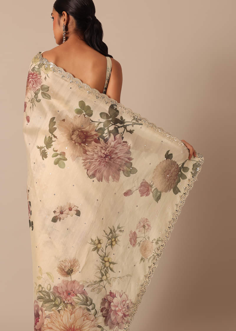 Cream Tussar Saree With Scallop Border And Unstitched Blouse Piece