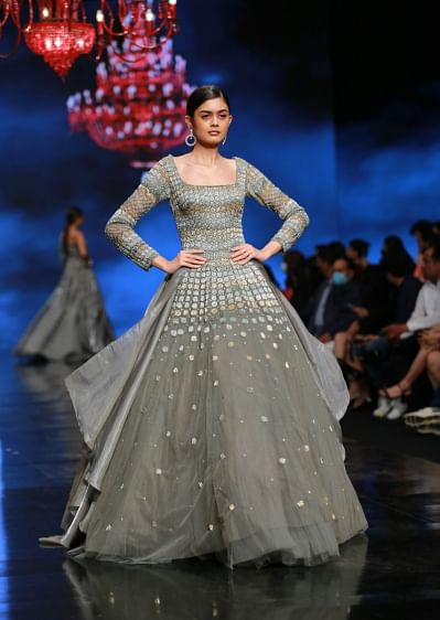 Buy Frozen Mauve Gown With Hand Embroidered Bodice, Balloon