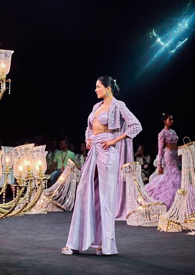 Buy Lilac Foil Print Draped Skirt With Bustier And Pleated Cape | KALKI  Fashion India