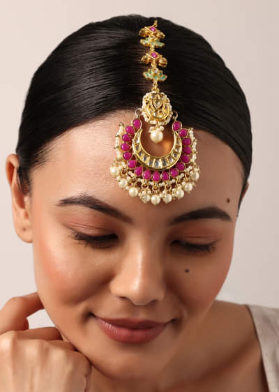 Pink Crescent Mangtikka With Pearl Drops