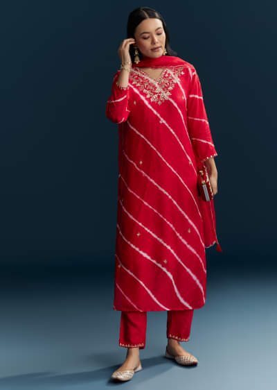 Red Silk Kurta Set With Leheriya Print And Cutdana Work
