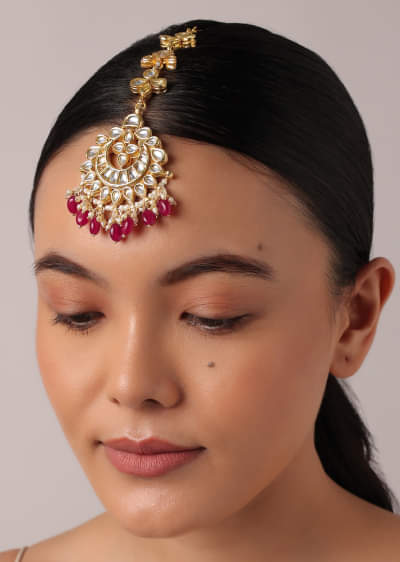 Red Maangtikka With Studded Kundan